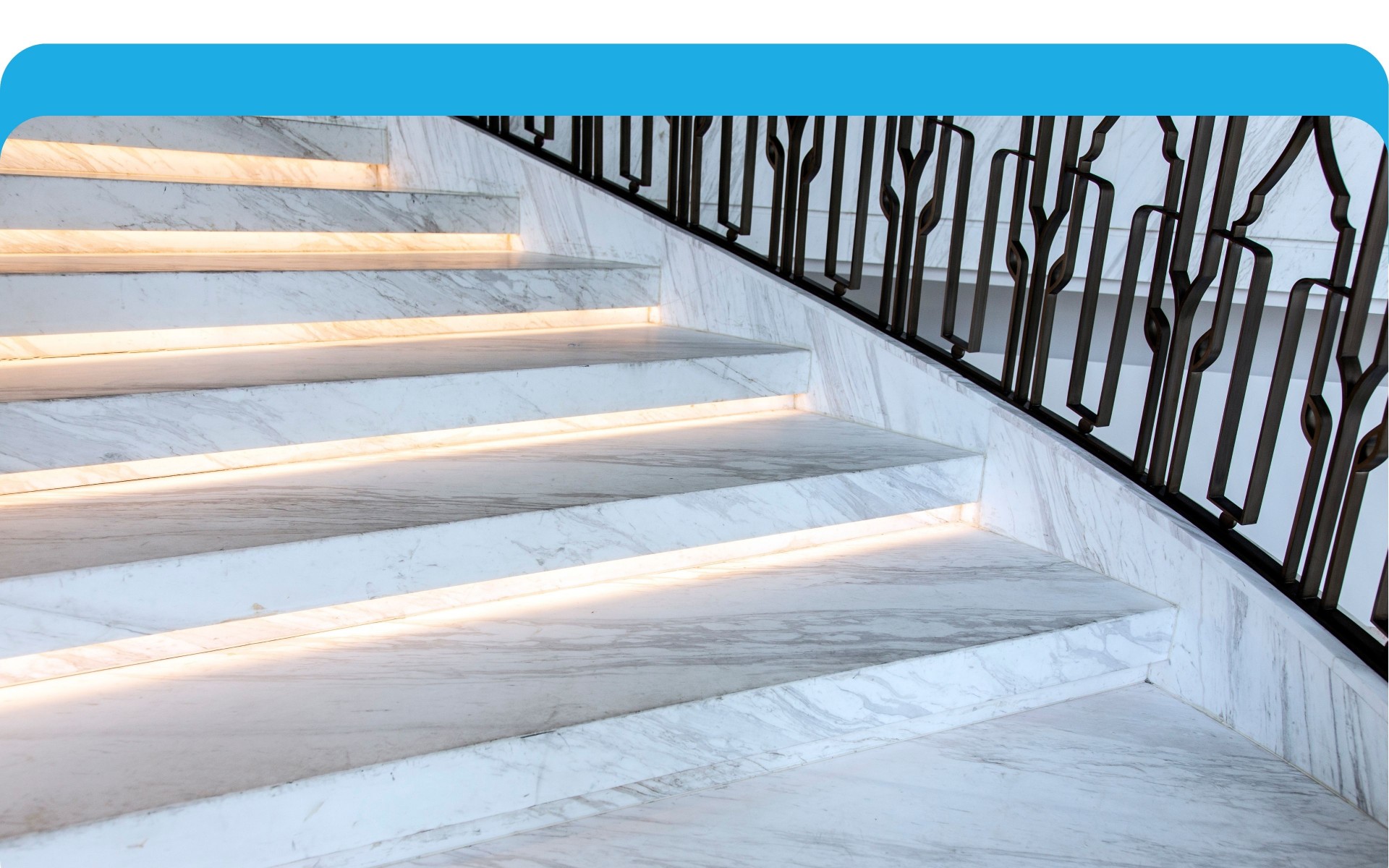 Proteção invisível para superfícies minerais? Fluoro free e com máxima repelência à água e ao óleo.